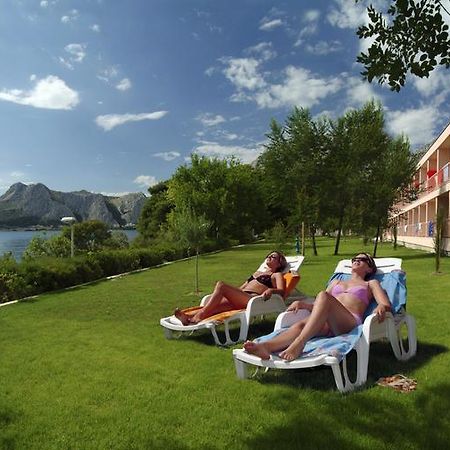 Tourist Settlement Brzet Hotel Omiš Eksteriør billede