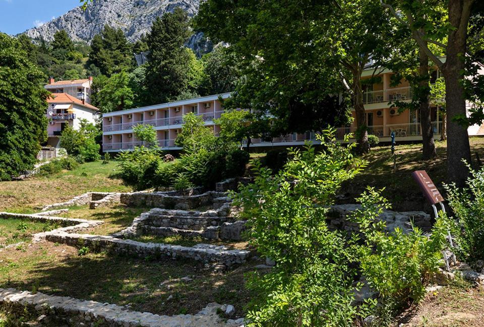 Tourist Settlement Brzet Hotel Omiš Eksteriør billede