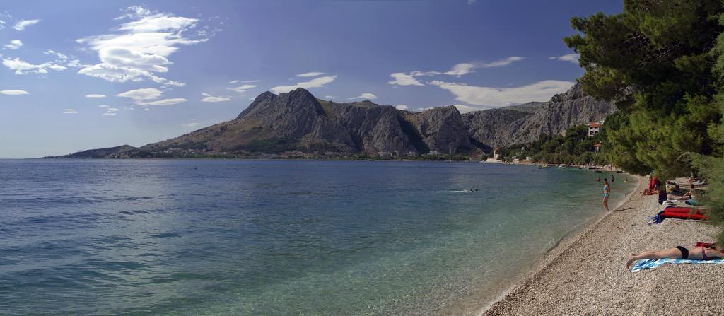 Tourist Settlement Brzet Hotel Omiš Eksteriør billede