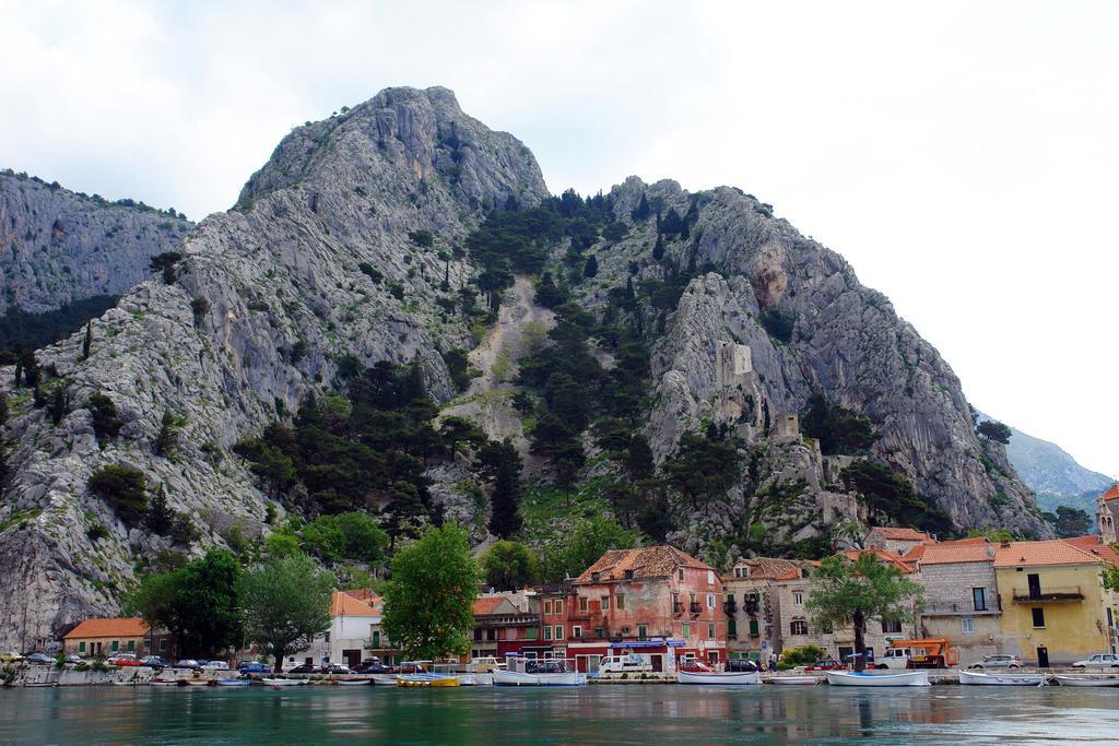 Tourist Settlement Brzet Hotel Omiš Eksteriør billede