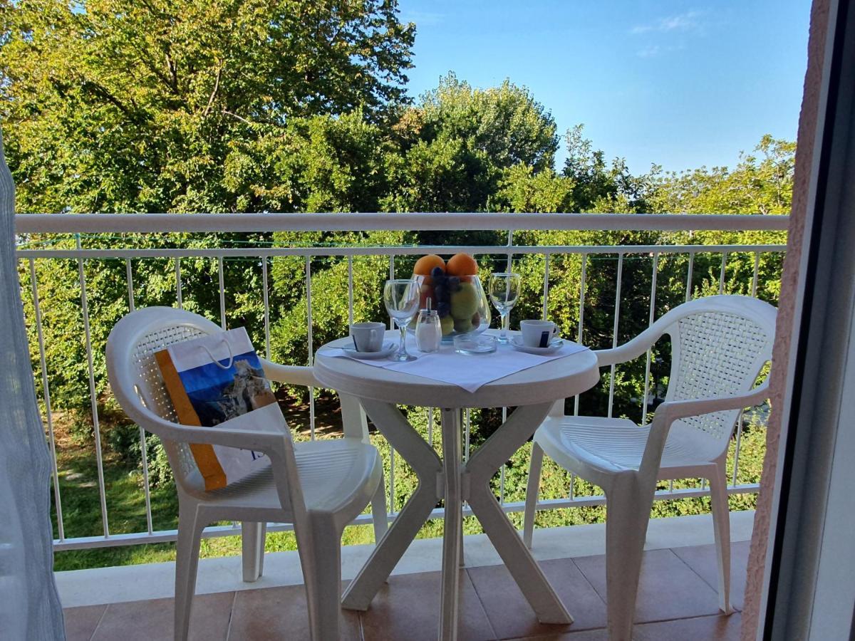 Tourist Settlement Brzet Hotel Omiš Eksteriør billede
