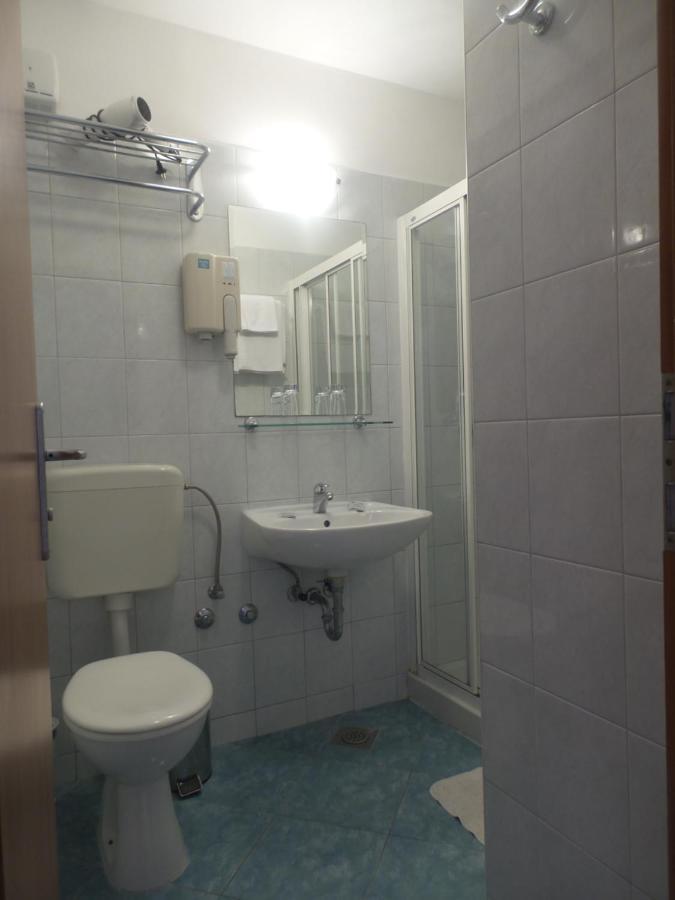 Tourist Settlement Brzet Hotel Omiš Eksteriør billede
