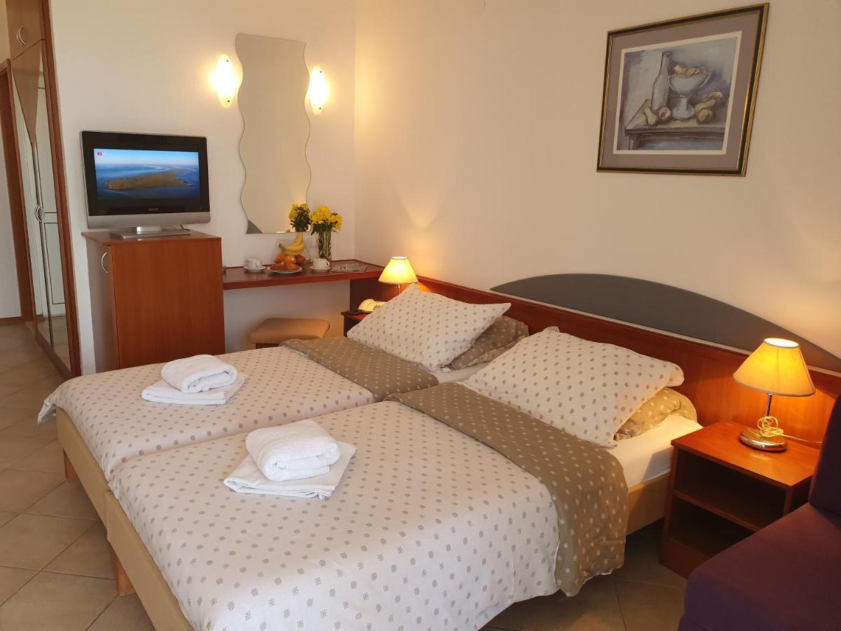 Tourist Settlement Brzet Hotel Omiš Eksteriør billede